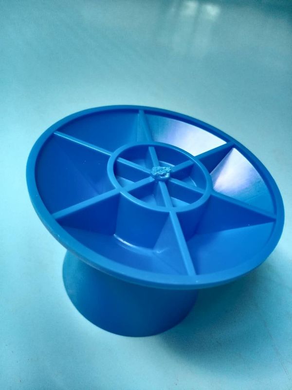 Halter-Spritzen des biegsamen Trägermaterials, das geformte Plastikprodukte macht