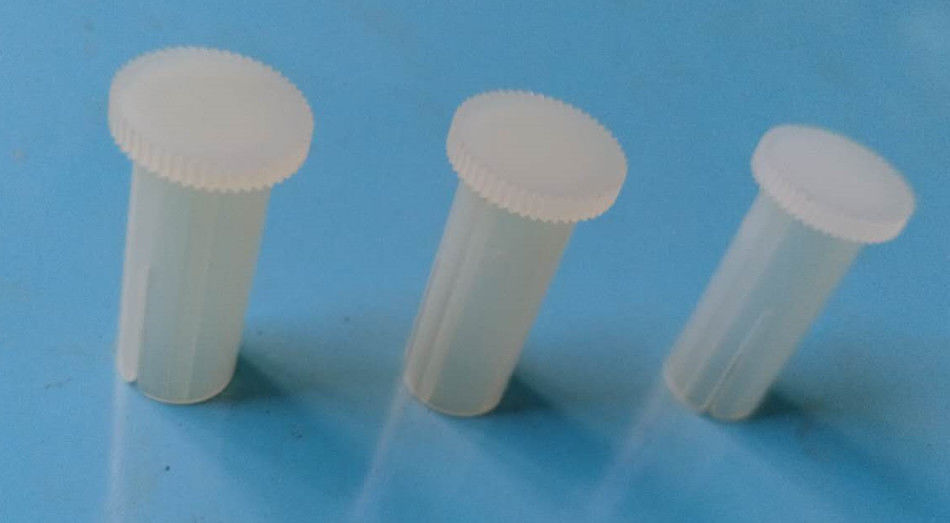 Transparentes/Semitransparent HASCO, das kleine Plastikteile formt